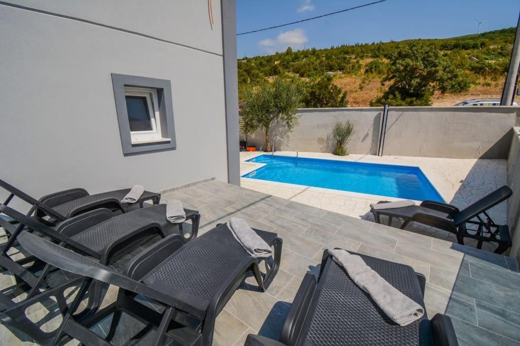 Villa With Amazing View And A Private Pool, Susnjar 1 Kruševo المظهر الخارجي الصورة