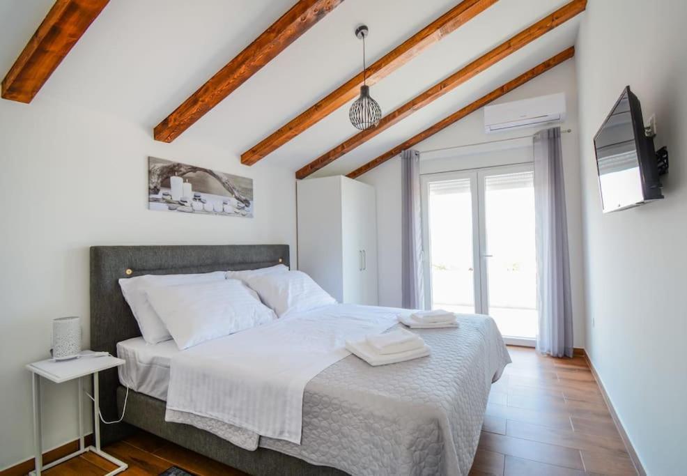 Villa With Amazing View And A Private Pool, Susnjar 1 Kruševo المظهر الخارجي الصورة